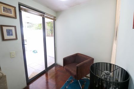 Casa para alugar com 3 quartos, 160m² em Jardim das Acacias, São Paulo