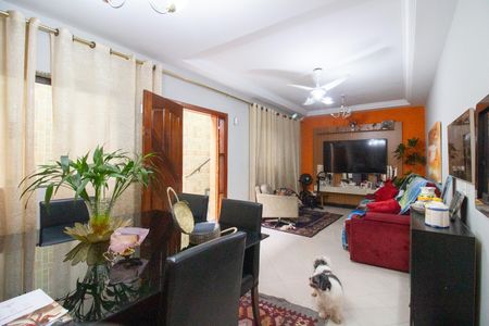 Sala de casa à venda com 4 quartos, 150m² em Jardim Sarah, São Paulo