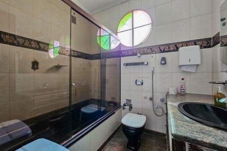 Banheiro de casa à venda com 4 quartos, 371m² em Planalto, Belo Horizonte