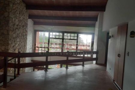 Casa à venda com 4 quartos, 250m² em Interlagos, São Paulo