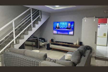 Sala de casa à venda com 3 quartos, 160m² em Vila da Penha, Rio de Janeiro