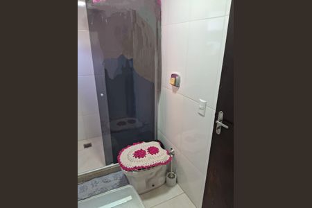 Banheiro de apartamento para alugar com 2 quartos, 47m² em Senador Vasconcelos, Rio de Janeiro