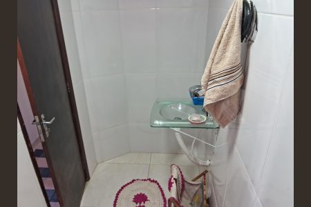 Banheiro de apartamento para alugar com 2 quartos, 47m² em Senador Vasconcelos, Rio de Janeiro