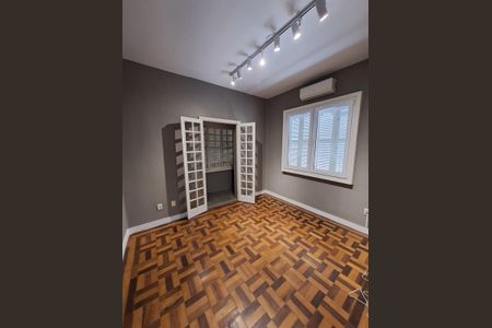 Casa à venda com 3 quartos, 220m² em Auxiliadora, Porto Alegre