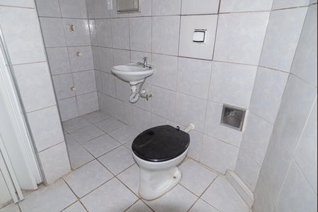 Banheiro de kitnet/studio para alugar com 1 quarto, 30m² em Santa Cecilia, São Paulo