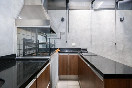 Sala de casa de condomínio à venda com 2 quartos, 140m² em Real Parque, São Paulo