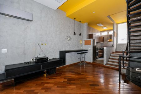 Sala de casa de condomínio à venda com 2 quartos, 140m² em Real Parque, São Paulo