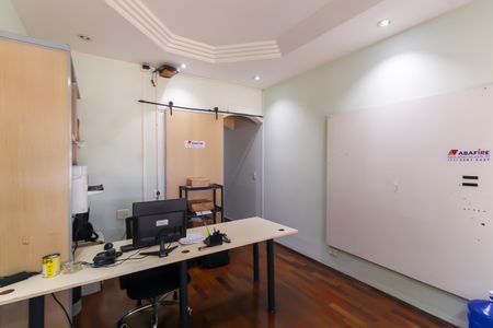 Sala de casa para alugar com 3 quartos, 250m² em Vila Bertioga, São Paulo