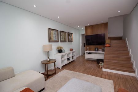 Sala de casa à venda com 3 quartos, 130m² em Vila Catupia, São Paulo