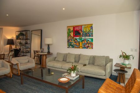 Sala de casa para alugar com 4 quartos, 400m² em Jardim Petropolis, São Paulo