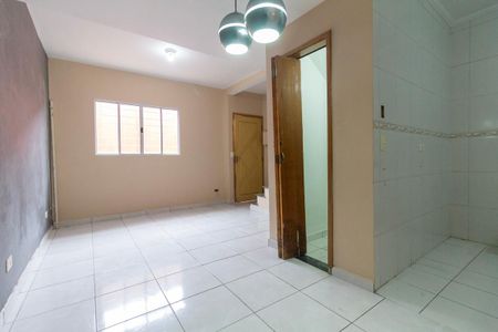 Sala de casa de condomínio para alugar com 2 quartos, 90m² em Vila Aricanduva, São Paulo