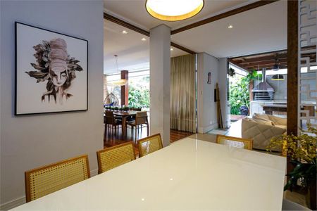 Casa à venda com 4 quartos, 474m² em Jardim Cordeiro, São Paulo