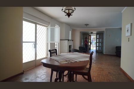 Sala de casa à venda com 4 quartos, 280m² em Cidade Baixa, Porto Alegre