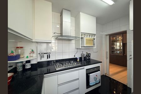 Cozinha de apartamento à venda com 3 quartos, 80m² em Ouro Preto, Belo Horizonte