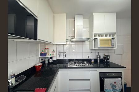 Cozinha de apartamento à venda com 3 quartos, 80m² em Ouro Preto, Belo Horizonte