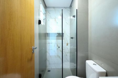 Banheiro de kitnet/studio para alugar com 1 quarto, 48m² em Vila Nogueira, Diadema