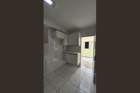 Cozinha de apartamento para alugar com 2 quartos, 73m² em Vila Lucinda, Santo André