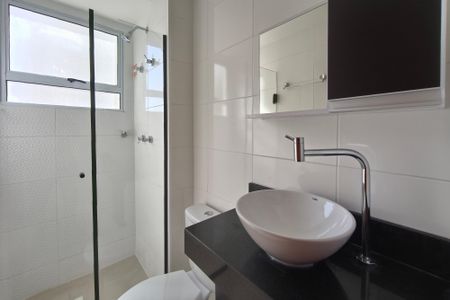 Banheiro de apartamento para alugar com 2 quartos, 47m² em Jardim Nova Europa, Campinas