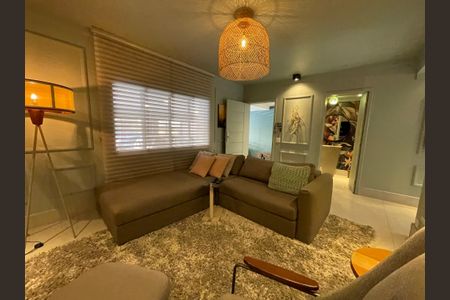 Sala de casa à venda com 3 quartos, 308m² em Cidade São Francisco, São Paulo