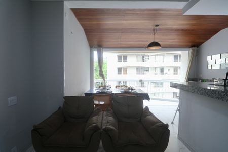 Sala de apartamento para alugar com 2 quartos, 75m² em Morro do Maluf, Guarujá