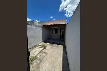 Área externa de casa para alugar com 1 quarto, 65m² em Laranjal, São Gonçalo