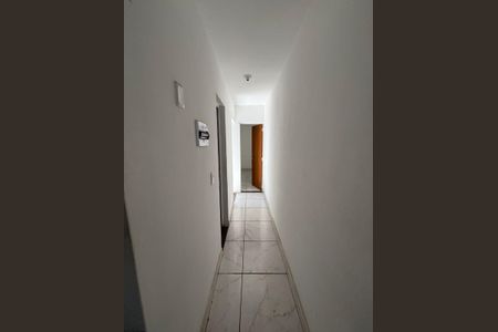 Corredor de casa para alugar com 1 quarto, 65m² em Laranjal, São Gonçalo