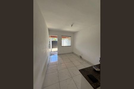 Sala de casa para alugar com 1 quarto, 65m² em Laranjal, São Gonçalo