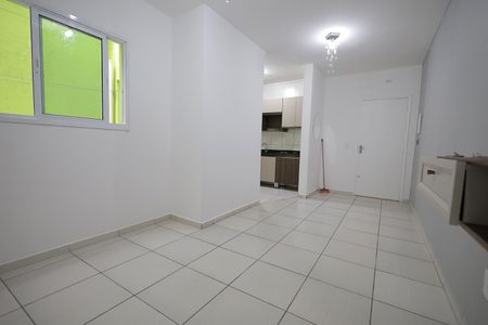 Sala de apartamento à venda com 2 quartos, 70m² em Vila Curuçá, Santo André