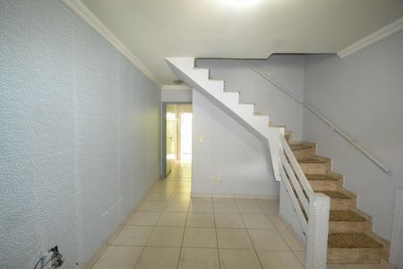 Sala de casa para alugar com 2 quartos, 67m² em Comendador Soares, Nova Iguaçu