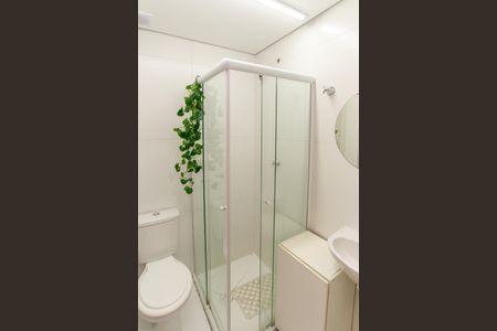 Banheiro de kitnet/studio para alugar com 1 quarto, 25m² em Vila Mazzei, São Paulo