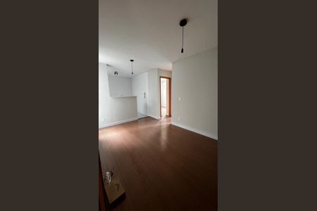 Sala de apartamento para alugar com 2 quartos, 40m² em Lajeado, Cotia