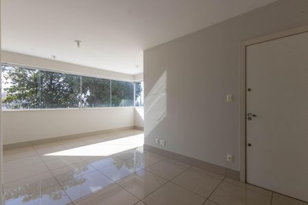 Sala de apartamento para alugar com 3 quartos, 85m² em Carlos Prates, Belo Horizonte