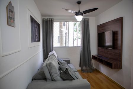 Sala de apartamento à venda com 3 quartos, 69m² em Cidade dos Bandeirantes, São Paulo