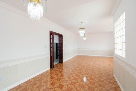 Casa à venda com 3 quartos, 400m² em Centro, Canoas