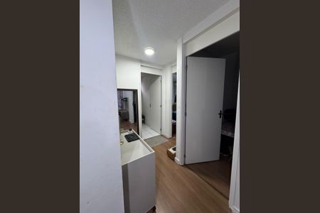 Corredor de apartamento para alugar com 2 quartos, 45m² em Parque Ipe, São Paulo