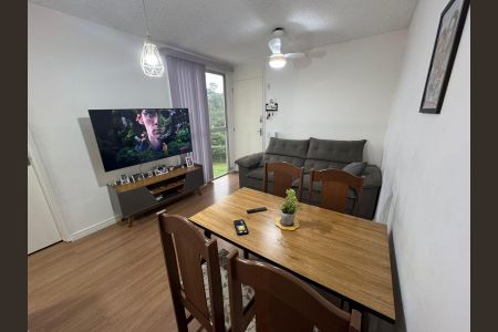 Sala de apartamento para alugar com 2 quartos, 45m² em Parque Ipe, São Paulo