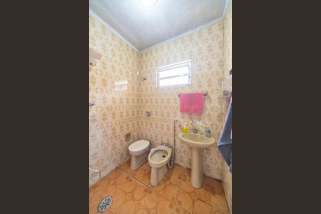 Banheiro de casa à venda com 2 quartos, 149m² em Jardim Silvana, Santo André