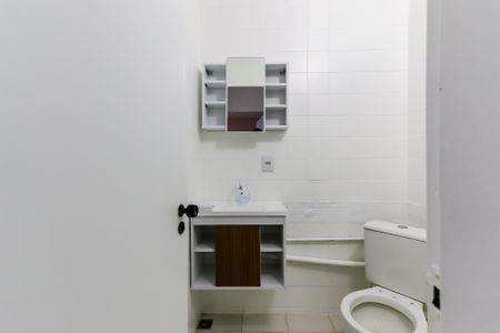 Banheiro de apartamento para alugar com 2 quartos, 48m² em Jaguaré, São Paulo