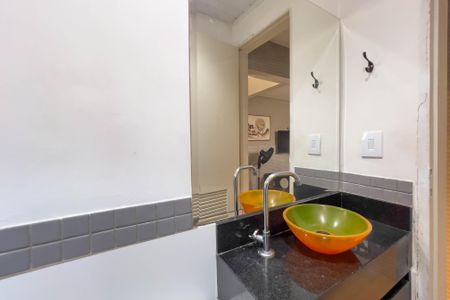 Banheiro de casa de condomínio para alugar com 1 quarto, 20m² em Vila Mariana, São Paulo