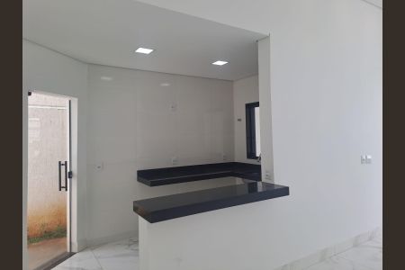 Casa à venda com 3 quartos, 180m² em Lundcéia, Lagoa Santa