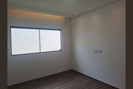 Casa à venda com 3 quartos, 180m² em Lundcéia, Lagoa Santa