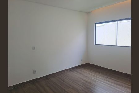 Casa à venda com 3 quartos, 180m² em Lundcéia, Lagoa Santa