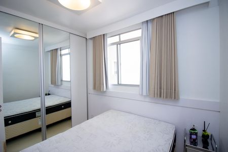 Quarto Suíte de apartamento para alugar com 2 quartos, 53m² em Cabral, Contagem