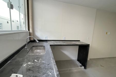 Sala de casa para alugar com 2 quartos, 60m² em Parque Pauliceia, Duque de Caxias