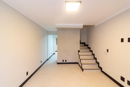 Sala de casa de condomínio à venda com 3 quartos, 110m² em Pedreira, São Paulo