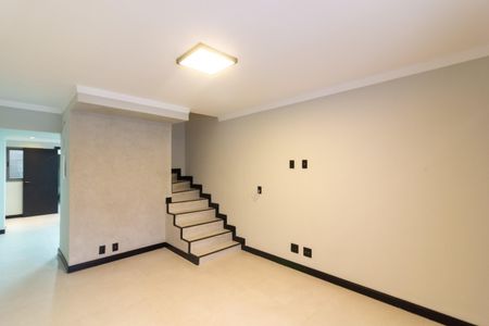 Sala de casa de condomínio à venda com 3 quartos, 110m² em Pedreira, São Paulo