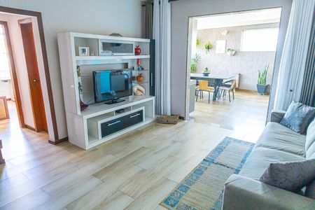 Sala de apartamento à venda com 3 quartos, 160m² em Heliópolis, Belo Horizonte