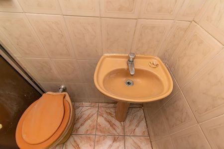 Banheiro de casa para alugar com 1 quarto, 32m² em Capão do Embira, São Paulo