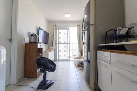 Sala, Cozinha e área de serviço de apartamento para alugar com 1 quarto, 32m² em Guaiauna, São Paulo