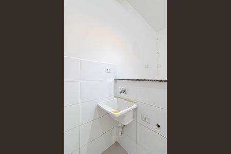 Sala/Cozinha/Área de Serviço de apartamento para alugar com 1 quarto, 30m² em Parque Cisper, São Paulo